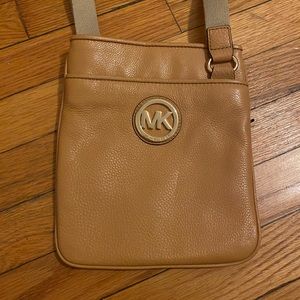 Michael Kors Carmel bag new